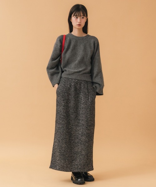HEILIS(ヘイリス)の「フレアスリーブニットトップス / ブラック チャコール ワイドスリーブ ニット トップス 長袖 クロップド丈 秋服 冬服 ノームコア 無地 カジュアル シンプル 韓国 モノトーン ガーリー 大人(ニット/セーター・レディース・ブラック/チャコールグレー・FREE)」の7枚目の写真