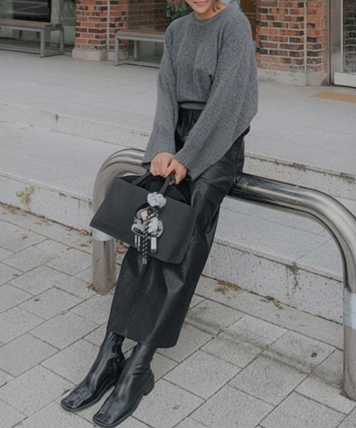 HEILIS(ヘイリス)の「フレアスリーブニットトップス / ブラック チャコール ワイドスリーブ ニット トップス 長袖 クロップド丈 秋服 冬服 ノームコア 無地 カジュアル シンプル 韓国 モノトーン ガーリー 大人(ニット/セーター・レディース・ブラック/チャコールグレー・FREE)」の16枚目の写真