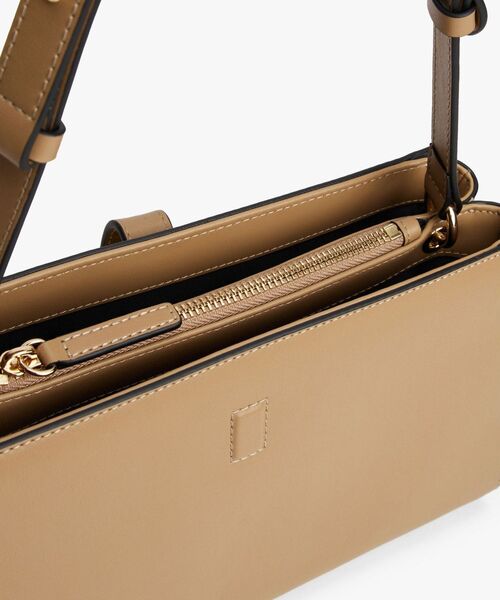 TOMMY HILFIGER（トミーヒルフィガー）の「リブレショルダーバッグ（ショルダーバッグ・レディース・ベージュ/ブラック・FREE）」の9枚目の写真