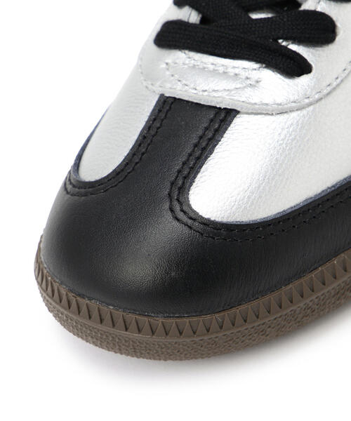 adidas Originals(アディダスオリジナルス)の「adidas Originals/アディダスオリジナルス/Samba OG /silver_KI8464(スニーカー・レディース・シルバー・23.0cm/25.0cm/24.5cm/24.0cm/23.5cm)」の12枚目の写真