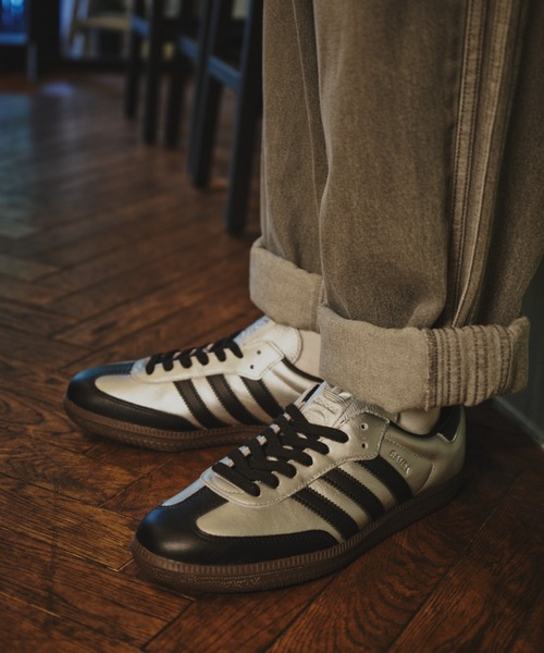 adidas Originals(アディダスオリジナルス)の「adidas Originals/アディダスオリジナルス/Samba OG /silver_KI8464(スニーカー・レディース・シルバー・23.0cm/25.0cm/24.5cm/24.0cm/23.5cm)」の7枚目の写真