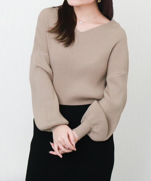 libelle more(リベル モア)の「【洗濯機で洗える】バルーン袖Vネックリブニットプルオーバー(ニット/セーター・レディース・ベージュ/イエロー/レッド/オフホワイト/ブラック・M)」の4枚目の写真