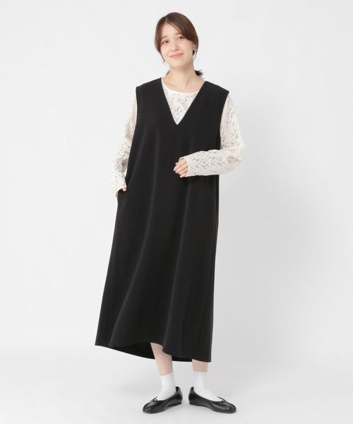 studio CLIP（スタディオクリップ）の「キレイ見えVネックワンピース《オケージョン2025AW》（ワンピース・レディース・ブラック/ブラウン・FREE）」の4枚目の写真