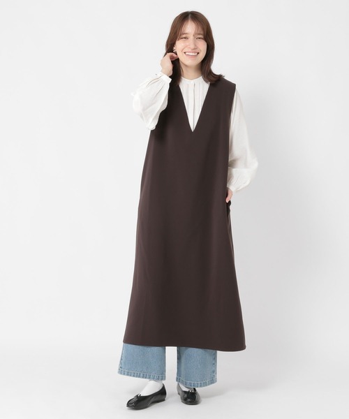 studio CLIP（スタディオクリップ）の「キレイ見えVネックワンピース《オケージョン2025AW》（ワンピース・レディース・ブラック/ブラウン・FREE）」の7枚目の写真
