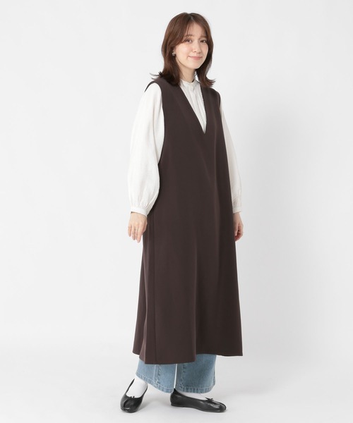 studio CLIP（スタディオクリップ）の「キレイ見えVネックワンピース《オケージョン2025AW》（ワンピース・レディース・ブラック/ブラウン・FREE）」の8枚目の写真
