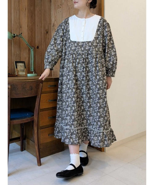 Samansa Mos2（サマンサ モスモス）の「【WEB限定】胸元配色花柄ワンピース（ワンピース・レディース・ミント/ブラウン/チャコールグレー・F）」の2枚目の写真