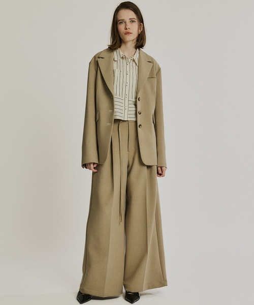 PUBLIC TOKYO（パブリックトウキョウ）の「ダブルクロスノッチドラペルジャケット＊セットアップ対応＊（テーラードジャケット・レディース・ベージュ/ブラック/ネイビー・1/2）」の8枚目の写真