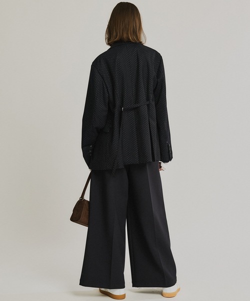 PUBLIC TOKYO（パブリックトウキョウ）の「ダブルクロスノッチドラペルジャケット＊セットアップ対応＊（テーラードジャケット・レディース・ベージュ/ブラック/ネイビー・1/2）」の15枚目の写真