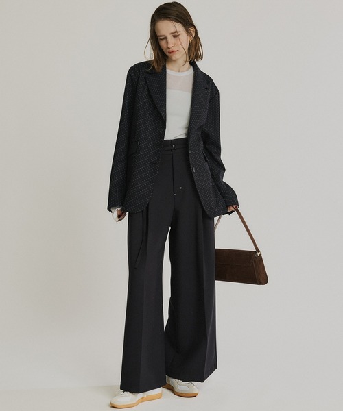 PUBLIC TOKYO（パブリックトウキョウ）の「ダブルクロスノッチドラペルジャケット＊セットアップ対応＊（テーラードジャケット・レディース・ベージュ/ブラック/ネイビー・1/2）」の14枚目の写真