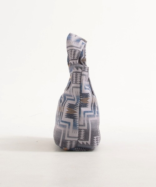 PENDLETON（ペンドルトン）の「PENDLETON ペンドルトン FLANNEL TOTE BAG ネイティブパターン フランネル 中綿入り トートバッグ（トートバッグ・レディース・チャコール/ベージュ・FREE）」の13枚目の写真