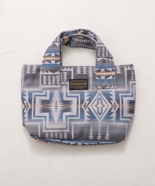 PENDLETON（ペンドルトン）の「PENDLETON ペンドルトン FLANNEL TOTE BAG ネイティブパターン フランネル 中綿入り トートバッグ（トートバッグ・レディース・チャコール/ベージュ・FREE）」の6枚目の写真