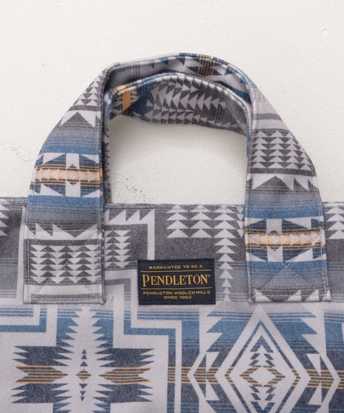 PENDLETON（ペンドルトン）の「PENDLETON ペンドルトン FLANNEL TOTE BAG ネイティブパターン フランネル 中綿入り トートバッグ（トートバッグ・レディース・チャコール/ベージュ・FREE）」の8枚目の写真