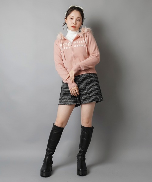 SPINNS（スピンズ）の「ふわもこフードが優勝☆彡あざと可愛い韓国ニットパーカー/ジャガードロゴ（パーカー・レディース・ピンク/チャコール/ネイビー/アイボリー・ONESIZE）」の21枚目の写真