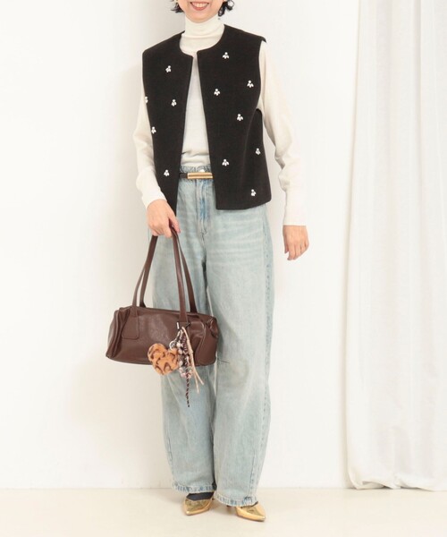 MICO COULIER（ミコクリエ）の「ニット両面パイルビジューベスト（ブルゾン・レディース・チャコールグレー/ベージュ・38）」の11枚目の写真