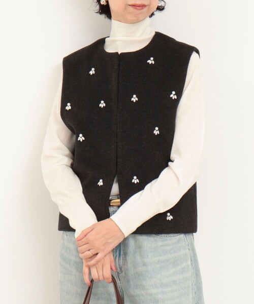 MICO COULIER（ミコクリエ）の「ニット両面パイルビジューベスト（ブルゾン・レディース・チャコールグレー/ベージュ・38）」の12枚目の写真