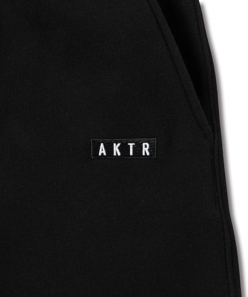 AKTR（アクター）の「AKTR LOGO SWEAT PANTS（アクター ロゴ スウェット パンツ）（スウェットパンツ・メンズ・ネイビー系/ブラック系/ベージュ系・X-LARGE/XX-LARGE/MEDIUM/LARGE）」の6枚目の写真