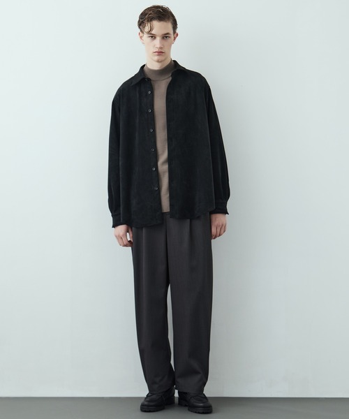 UNITED TOKYO（ユナイテッドトウキョウ）の「【残りわずか】FEATHER SUEDE ロングスリーブシャツ ｜軽量/インナー/ウォッシャブル/イージーケア/オールシーズン（シャツ/ブラウス・メンズ・ブラック/ブラウン/ダークグレー・1/2）」の17枚目の写真
