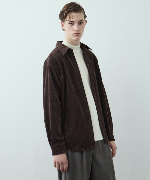 UNITED TOKYO（ユナイテッドトウキョウ）の「【残りわずか】FEATHER SUEDE ロングスリーブシャツ ｜軽量/インナー/ウォッシャブル/イージーケア/オールシーズン（シャツ/ブラウス・メンズ・ブラック/ブラウン/ダークグレー・1/2）」の5枚目の写真