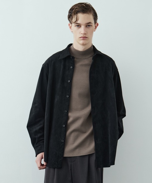 UNITED TOKYO（ユナイテッドトウキョウ）の「【残りわずか】FEATHER SUEDE ロングスリーブシャツ ｜軽量/インナー/ウォッシャブル/イージーケア/オールシーズン（シャツ/ブラウス・メンズ・ブラック/ブラウン/ダークグレー・1/2）」の4枚目の写真