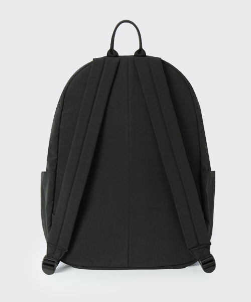 MUSINSA STANDARD（ムシンサスタンダード）の「クリンクルラウンドポケットバックパック[ブラック]（バックパック/リュック・レディース・その他・FREE）」の4枚目の写真