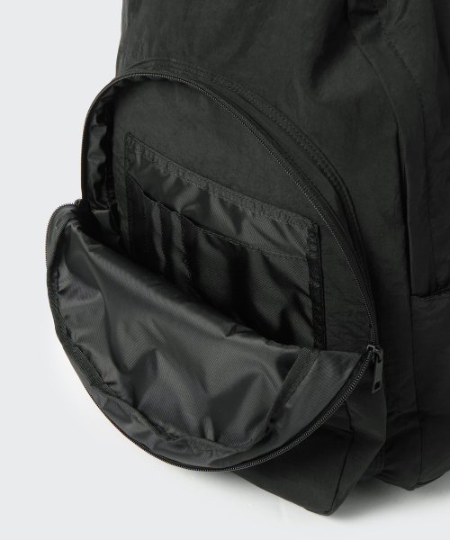 MUSINSA STANDARD（ムシンサスタンダード）の「クリンクルラウンドポケットバックパック[ブラック]（バックパック/リュック・レディース・その他・FREE）」の7枚目の写真