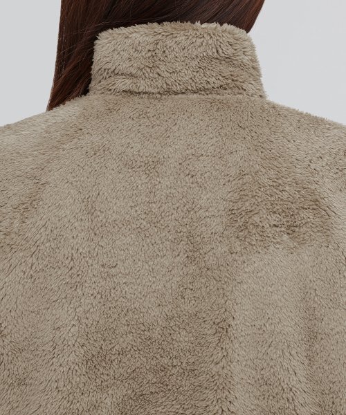 MUSINSA STANDARD WOMAN（ムシンサスタンダードウーマン）の「ウィメンズシャギーフリースジップアップジャケット[ダスティベージュ]（その他アウター・レディース・その他・SMALL/MEDIUM/LARGE）」の4枚目の写真