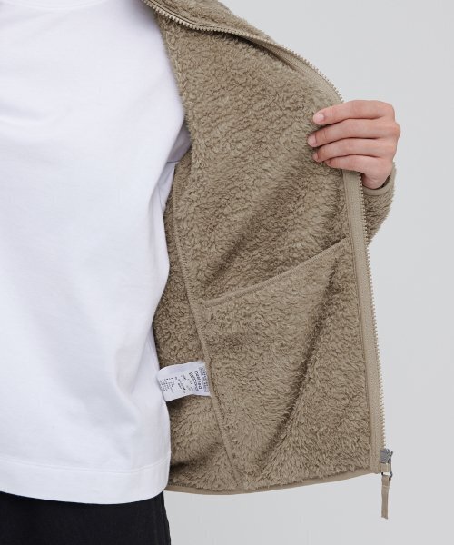 MUSINSA STANDARD WOMAN（ムシンサスタンダードウーマン）の「ウィメンズシャギーフリースジップアップジャケット[ダスティベージュ]（その他アウター・レディース・その他・SMALL/MEDIUM/LARGE）」の8枚目の写真