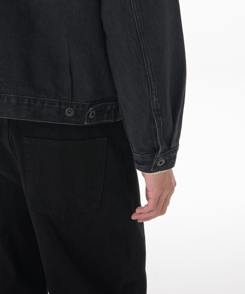 MUSINSA STANDARD（ムシンサスタンダード）の「デニムオフィサージャケット [ウォッシュドブラック]（デニムジャケット・メンズ・その他・MEDIUM/LARGE/X-LARGE/XX-LARGE）」の8枚目の写真