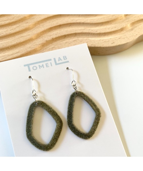tone(トーン)の「【TOMEI LAB】フロッキー ピアス(MA)(ピアス(両耳用)・レディース・ピンク系その他/オリーブ・FREE)」の1枚目の写真
