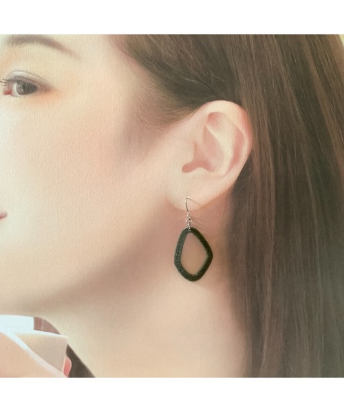 tone(トーン)の「【TOMEI LAB】フロッキー ピアス(MA)(ピアス(両耳用)・レディース・ピンク系その他/オリーブ・FREE)」の3枚目の写真