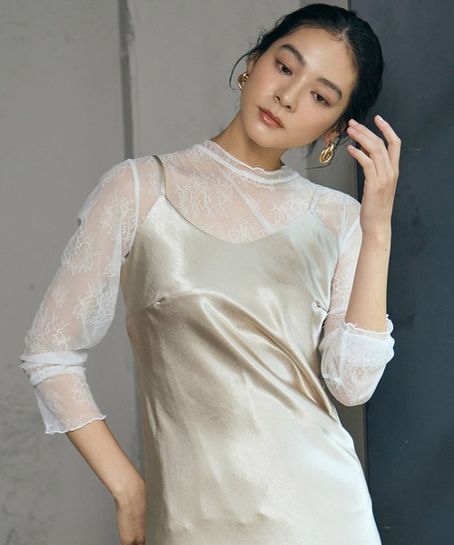LOWO（ロワ）の「【2つの柄から選べる】シースルートップス シアートップス レース 長袖 刺繍 レイヤード 結婚式 パーティー オケージョン お呼ばれ（Tシャツ/カットソー・レディース・ブラック系その他/アイボリー/ブラック/ホワイト/ホワイト系その他・FREE）」の3枚目の写真