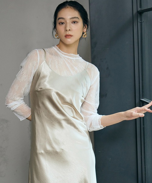 LOWO（ロワ）の「【2つの柄から選べる】シースルートップス シアートップス レース 長袖 刺繍 レイヤード 結婚式 パーティー オケージョン お呼ばれ（Tシャツ/カットソー・レディース・ブラック系その他/アイボリー/ブラック/ホワイト/ホワイト系その他・FREE）」の11枚目の写真