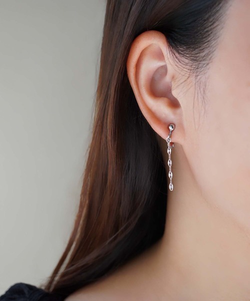 CERCA(チェルカ)の「saran jewelry/ショート デザイン チェーン イヤリング/アレルギー対応(イヤリング・レディース・ゴールド/シルバー・FREE)」の2枚目の写真