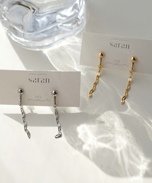 CERCA(チェルカ)の「saran jewelry/ショート デザイン チェーン イヤリング/アレルギー対応(イヤリング・レディース・ゴールド/シルバー・FREE)」の3枚目の写真