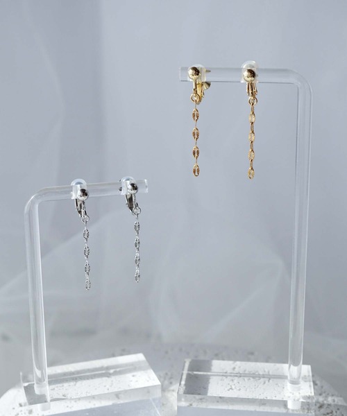 CERCA(チェルカ)の「saran jewelry/ショート デザイン チェーン イヤリング/アレルギー対応(イヤリング・レディース・ゴールド/シルバー・FREE)」の4枚目の写真