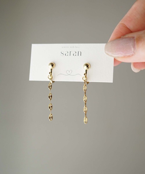 CERCA(チェルカ)の「saran jewelry/ショート デザイン チェーン イヤリング/アレルギー対応(イヤリング・レディース・ゴールド/シルバー・FREE)」の9枚目の写真