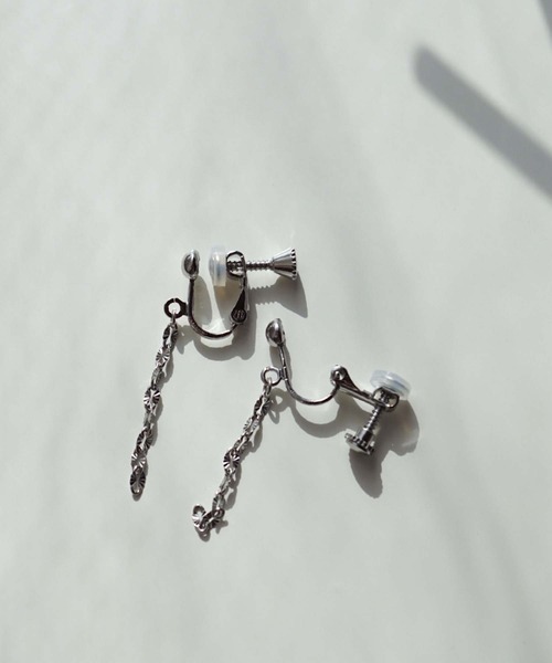 CERCA(チェルカ)の「saran jewelry/ショート デザイン チェーン イヤリング/アレルギー対応(イヤリング・レディース・ゴールド/シルバー・FREE)」の15枚目の写真