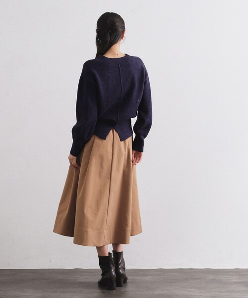 OPAQUE.CLIP(オペークドットクリップ)の「Vネックラメニット【洗濯機OK】(ニット/セーター・レディース・グレー/レッド系1/ネイビー・40/38)」の8枚目の写真