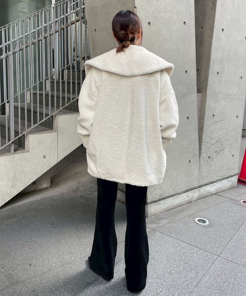 Narcissus（ナルシス）の「ボアコート/オーバーサイズ/もこもこ/秋冬（ムートンコート・レディース・ブラック/アイボリー・FREE）」の21枚目の写真