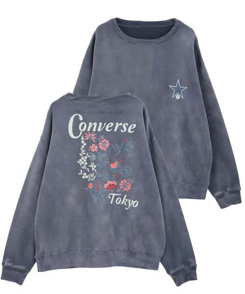CONVERSE TOKYO（コンバーストウキョウ）の「BACK FLOWER PRINT SWEAT（スウェット・レディース・ブルー/レッド/スミクロ/パープル・SMALL/MEDIUM）」の3枚目の写真