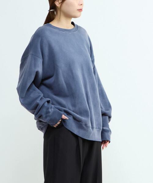 CONVERSE TOKYO（コンバーストウキョウ）の「BACK FLOWER PRINT SWEAT（スウェット・レディース・ブルー/レッド/スミクロ/パープル・SMALL/MEDIUM）」の16枚目の写真
