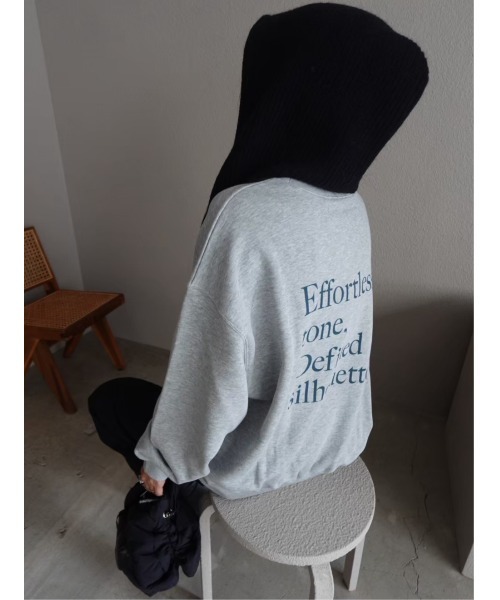 TRUNC(トランクエイティーエイト)の「Oversized Back LOGO Sweat / オーバーサイズバックロゴスウェット(スウェット・レディース・チャコールグレー/グレー・FREE)」の22枚目の写真