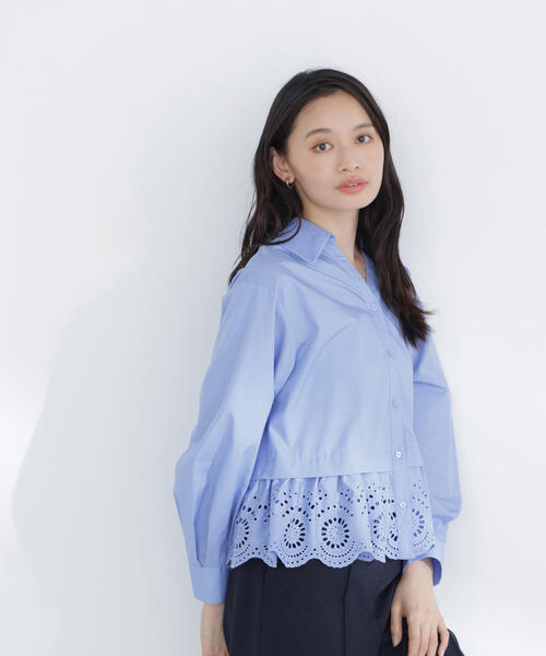 NATURAL BEAUTY BASIC(ナチュラルビューティーベーシック)の「◇エンブロイダリーヘムブラウス(シャツ/ブラウス・レディース・ブルー/オフホワイト/イエロー・FREE)」の2枚目の写真