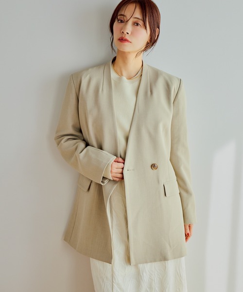 mysty woman(ミスティウーマン)の「ノーカラーWジャケット 643762(テーラードジャケット・レディース・ブラック/ライトベージュ・FREE)」の2枚目の写真