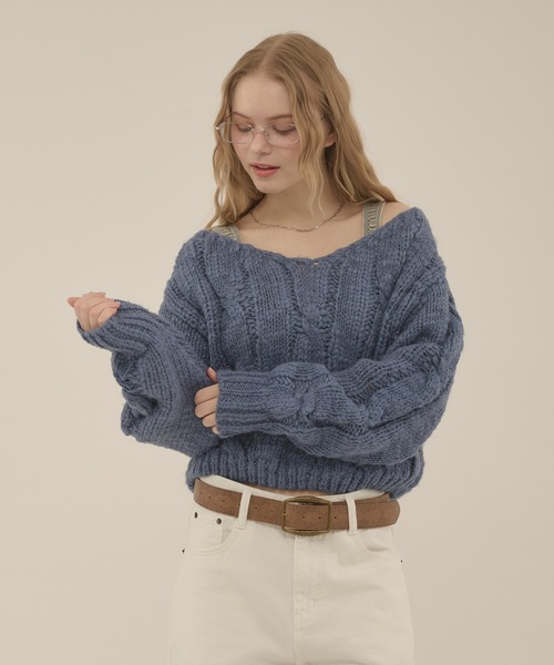 hazyl(ヘイジル)の「cable loose knit / ケーブルルーズニット(ニット/セーター・レディース・アイボリー/ライトインディゴブルー・フリー)」の17枚目の写真