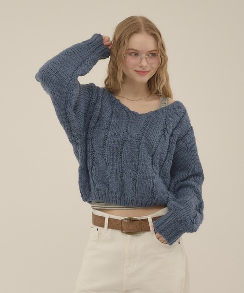 hazyl(ヘイジル)の「cable loose knit / ケーブルルーズニット(ニット/セーター・レディース・アイボリー/ライトインディゴブルー・フリー)」の18枚目の写真