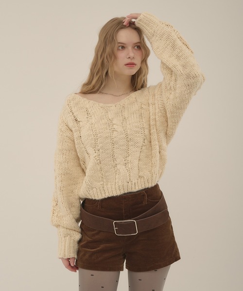 hazyl(ヘイジル)の「cable loose knit / ケーブルルーズニット(ニット/セーター・レディース・アイボリー/ライトインディゴブルー・フリー)」の6枚目の写真