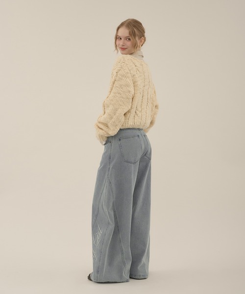 hazyl(ヘイジル)の「cable loose knit / ケーブルルーズニット(ニット/セーター・レディース・アイボリー/ライトインディゴブルー・フリー)」の11枚目の写真