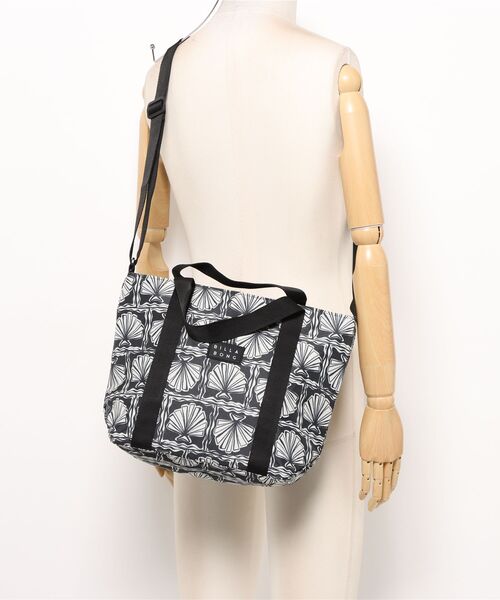 BILLABONG(ビラボン)の「BILLABONG ウィメンズ MINI TOTE BAG ショルダーバッグ 【2026年春夏モデル】(ショルダーバッグ・レディース・ブラック系その他/アイボリー/ブラック・FREE)」の7枚目の写真