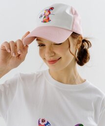 KARLLAH（カラ）の「フラワーレビット シグネチャープリンティングボールキャップ-ライトピンク（キャップ）」